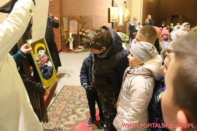 Procesja ze Świętymi