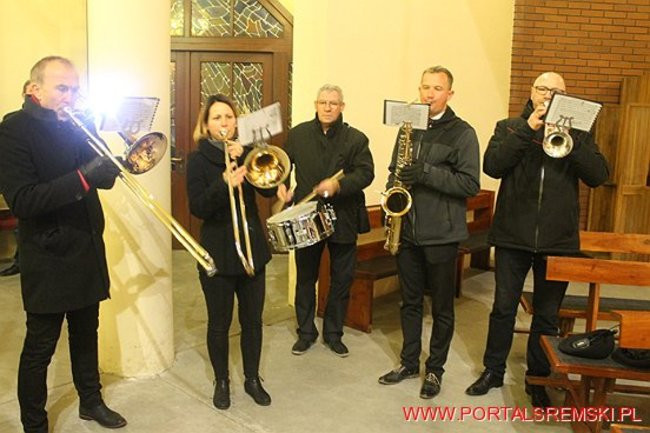 Procesja ze Świętymi