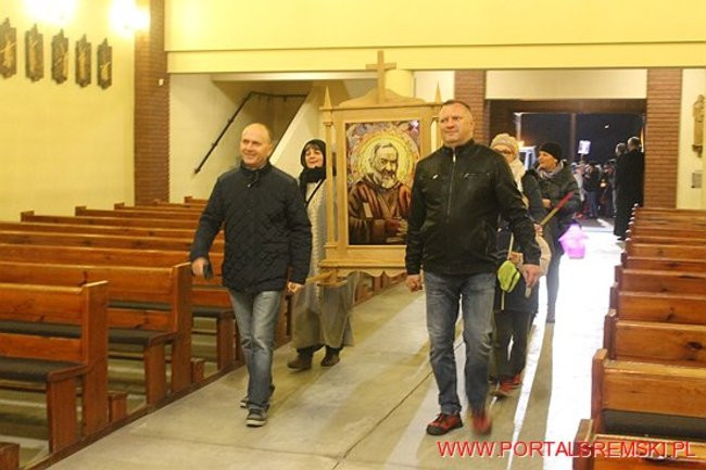 Procesja ze Świętymi