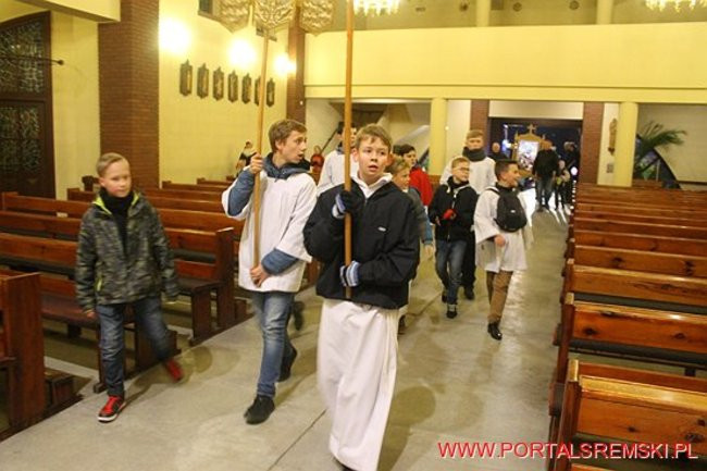 Procesja ze Świętymi