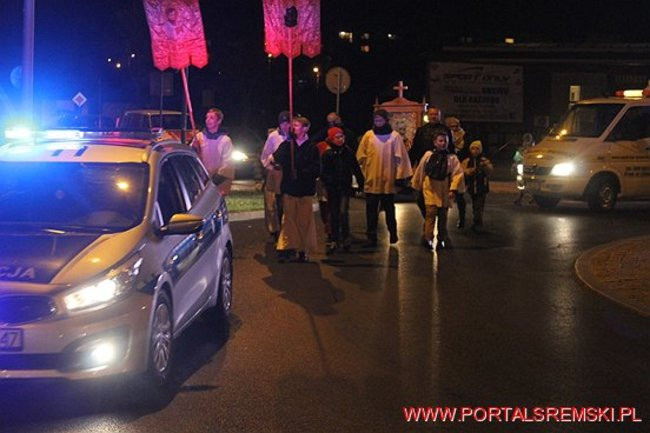 Procesja ze Świętymi