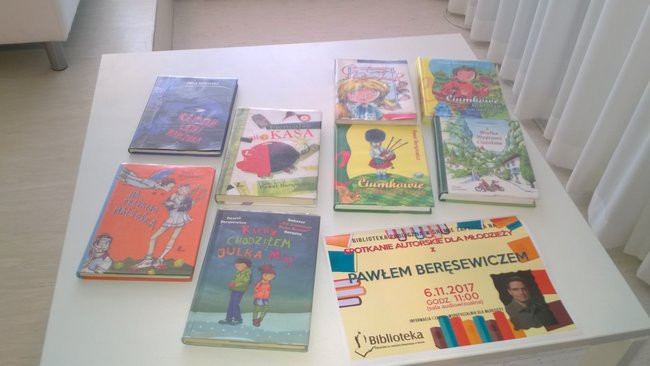 Gimnazjaliści na spotkaniu autorskim z Pawłem Beręsewiczem