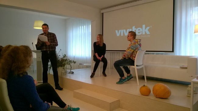 Gimnazjaliści na spotkaniu autorskim z Pawłem Beręsewiczem