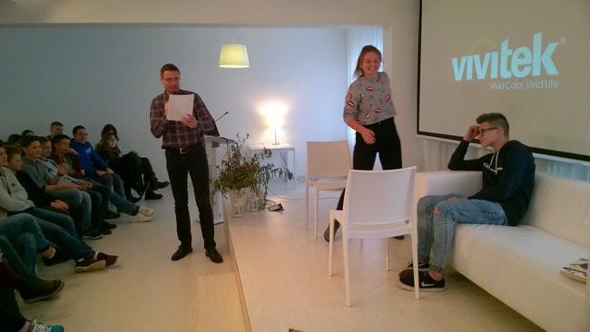 Gimnazjaliści na spotkaniu autorskim z Pawłem Beręsewiczem