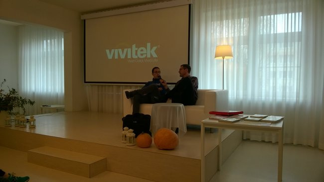 Gimnazjaliści na spotkaniu autorskim z Pawłem Beręsewiczem