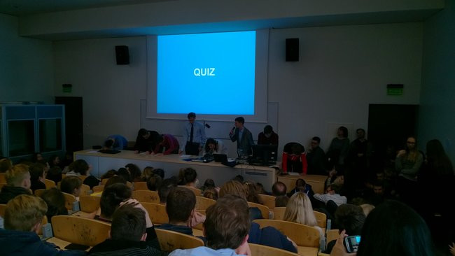 Gimnazjaliści na wykładzie