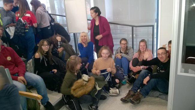 Gimnazjaliści na wykładzie