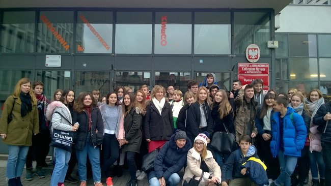 Gimnazjaliści na wykładzie