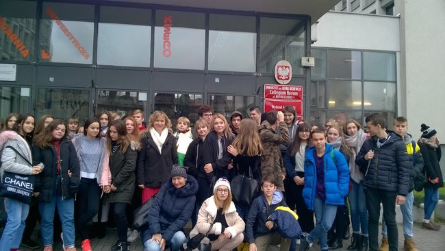 Gimnazjaliści na wykładzie