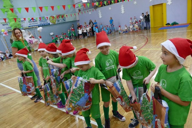 Grupa Żabki z Przedszkola Pod Wierzbami na Olimpiadzie Przedszkolaków