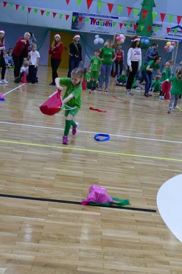 Grupa Żabki z Przedszkola Pod Wierzbami na Olimpiadzie Przedszkolaków