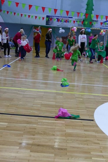 Grupa Żabki z Przedszkola Pod Wierzbami na Olimpiadzie Przedszkolaków