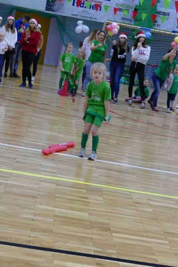 Grupa Żabki z Przedszkola Pod Wierzbami na Olimpiadzie Przedszkolaków