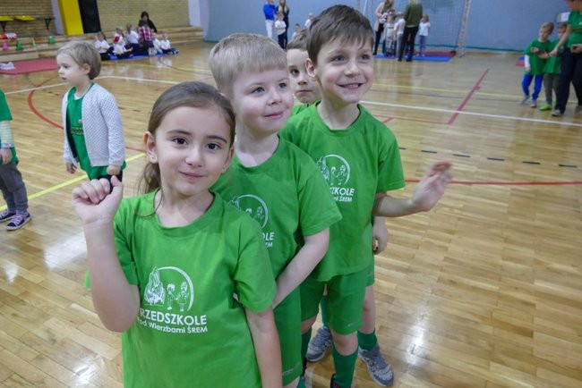 Grupa Żabki z Przedszkola Pod Wierzbami na Olimpiadzie Przedszkolaków