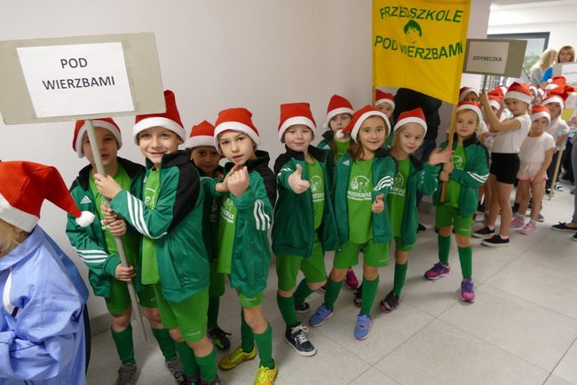 Grupa Żabki z Przedszkola Pod Wierzbami na Olimpiadzie Przedszkolaków