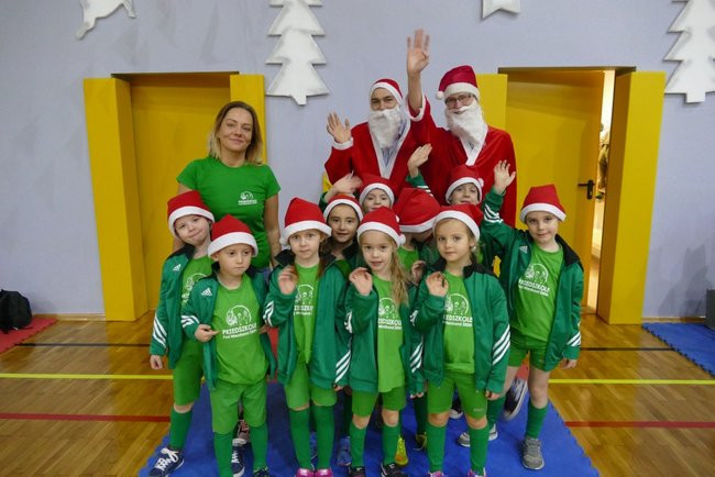 Grupa Żabki z Przedszkola Pod Wierzbami na Olimpiadzie Przedszkolaków