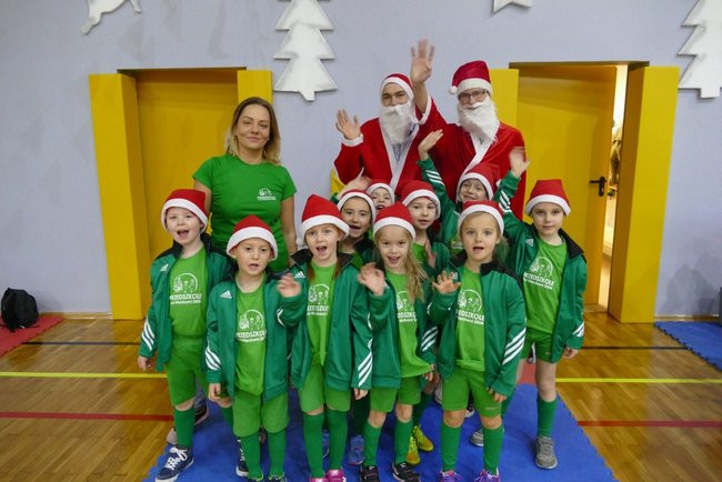 Grupa Żabki z Przedszkola Pod Wierzbami na Olimpiadzie Przedszkolaków