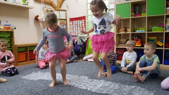 Zabawy z elementami integracji sensorycznej