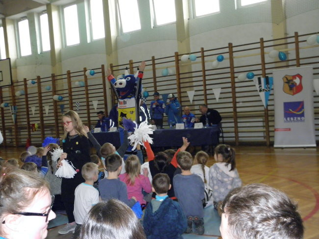 Drużyna Fogo UNII LESZNO w Szkole Podstawowej nr 5 w Śremie