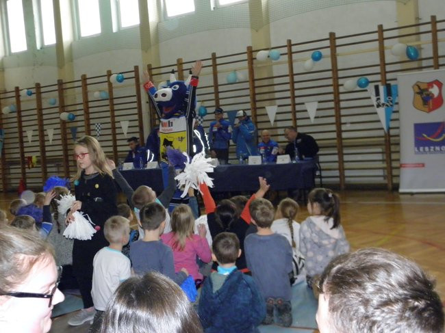 Drużyna Fogo UNII LESZNO w Szkole Podstawowej nr 5 w Śremie