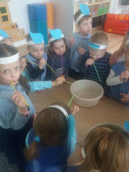 Kocham przyrodę- dbam o wodę czyli Dzień Wody w grupie 