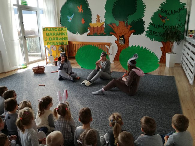 Wielkanocne spotkanie z zajączkami w Janku Wędrowniczku