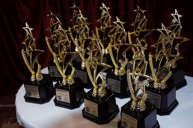 Sukces uczniów II LH ZWOLNIENI Z TEORII