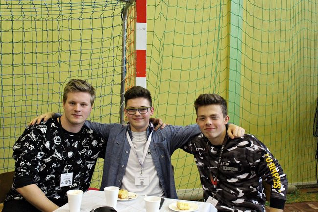 Sukces uczniów II LH ZWOLNIENI Z TEORII