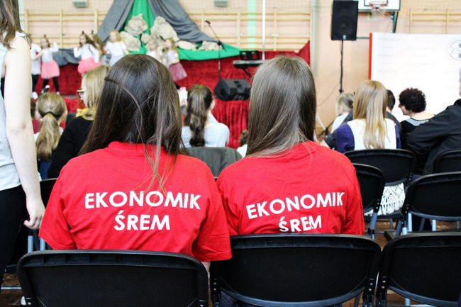 Sukces uczniów II LH ZWOLNIENI Z TEORII