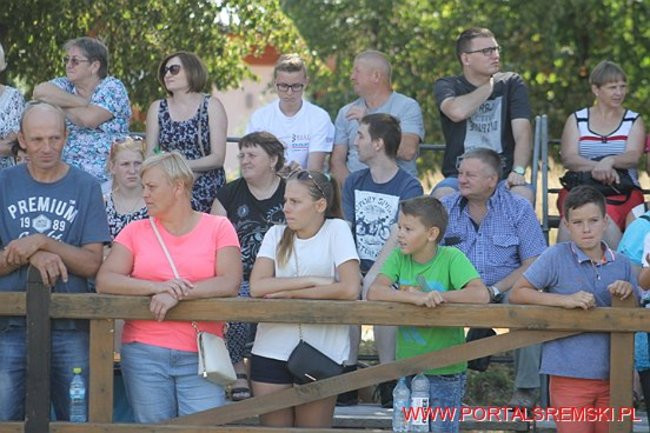 Niezwykłe sikawki w Cichowie