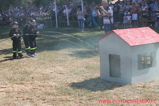 Niezwykłe sikawki w Cichowie