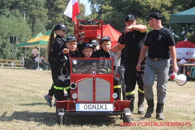 Niezwykłe sikawki w Cichowie