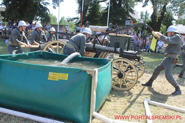 Niezwykłe sikawki w Cichowie