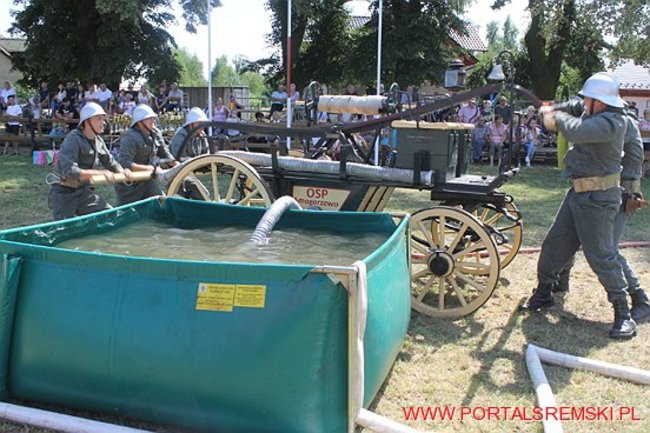 Niezwykłe sikawki w Cichowie