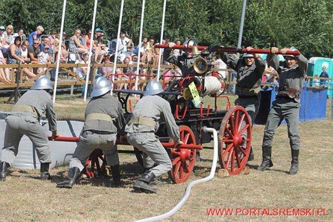 Niezwykłe sikawki w Cichowie