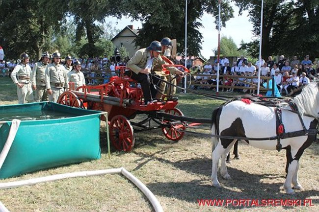 Niezwykłe sikawki w Cichowie