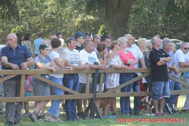 Niezwykłe sikawki w Cichowie