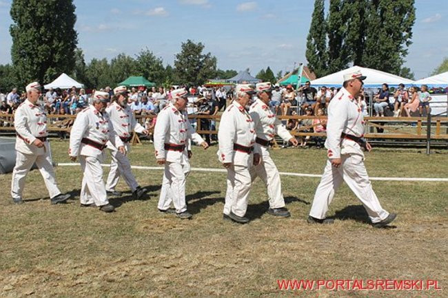Niezwykłe sikawki w Cichowie