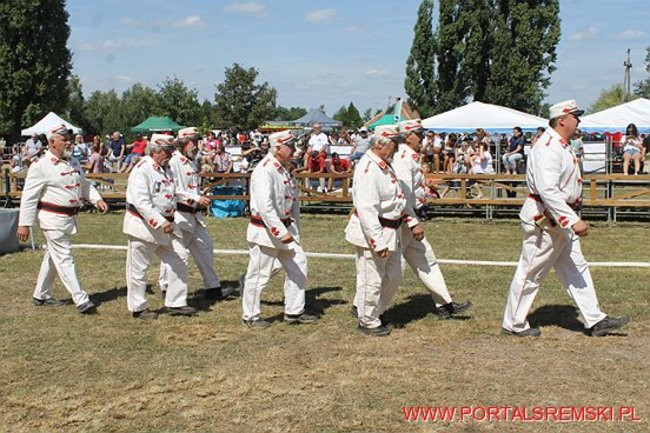 Niezwykłe sikawki w Cichowie