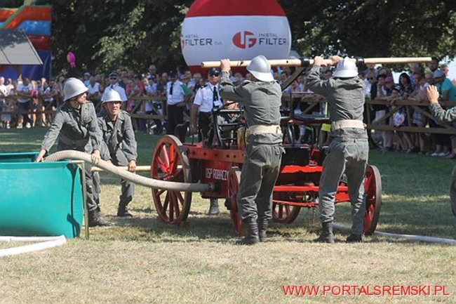 Niezwykłe sikawki w Cichowie
