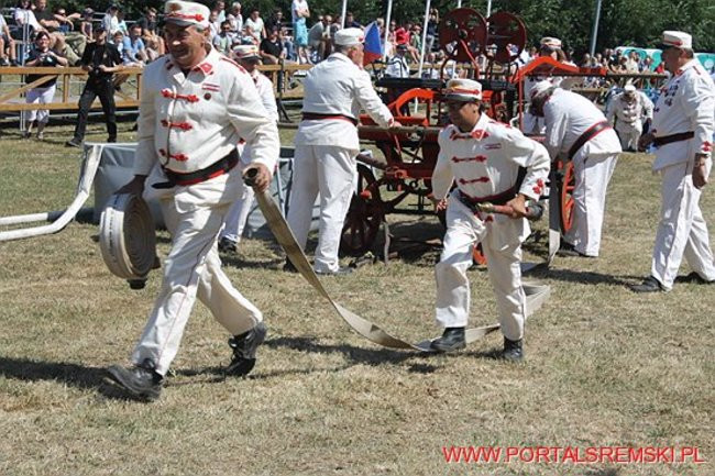 Niezwykłe sikawki w Cichowie