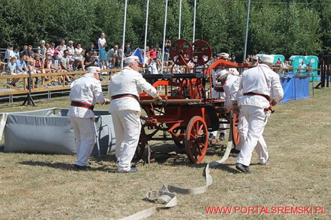 Niezwykłe sikawki w Cichowie
