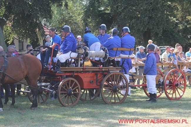 Niezwykłe sikawki w Cichowie