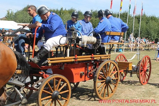 Niezwykłe sikawki w Cichowie