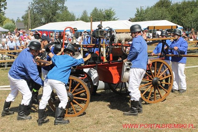 Niezwykłe sikawki w Cichowie