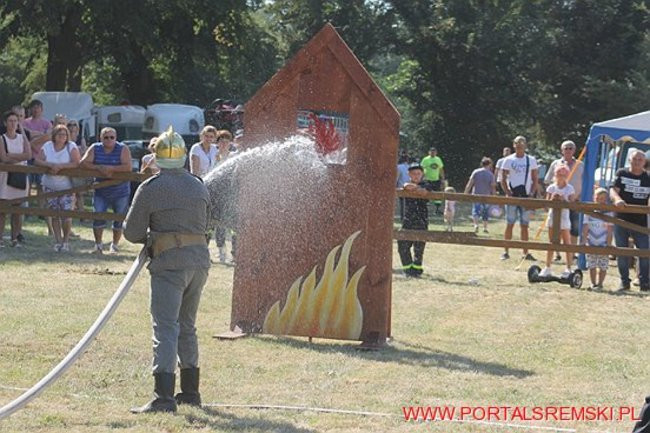 Niezwykłe sikawki w Cichowie