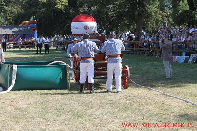 Niezwykłe sikawki w Cichowie