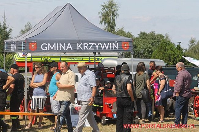 Niezwykłe sikawki w Cichowie