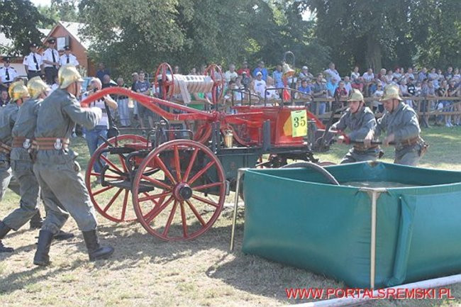 Niezwykłe sikawki w Cichowie