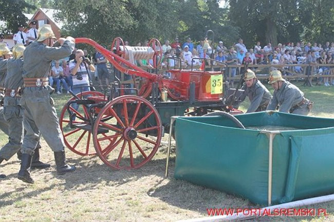 Niezwykłe sikawki w Cichowie